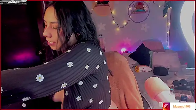 kiki cavilll online show from October 2025 02:54:01 PM