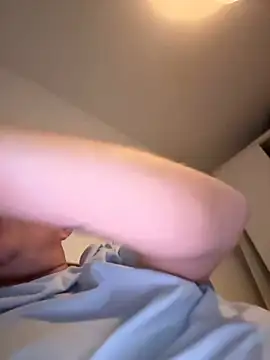 Snapshot of mrwright878787 chatting on January 2025 10:12:01 PM mrwright878787 online show from January 2025 10:12:01 PM