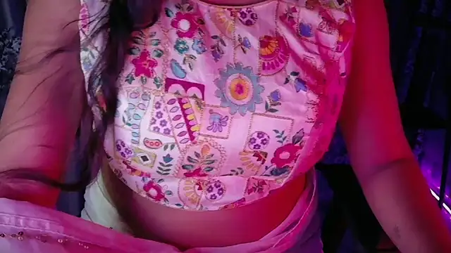 Snapshot of SexyAndHottie chatting on November 2025 05:07:01 PM SexyAndHottie online show from November 2025 05:07:01 PM