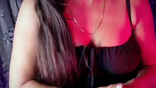 Snapshot of SexyAndHottie chatting on May 2026 04:04:02 PM SexyAndHottie online show from May 2026 04:04:02 PM