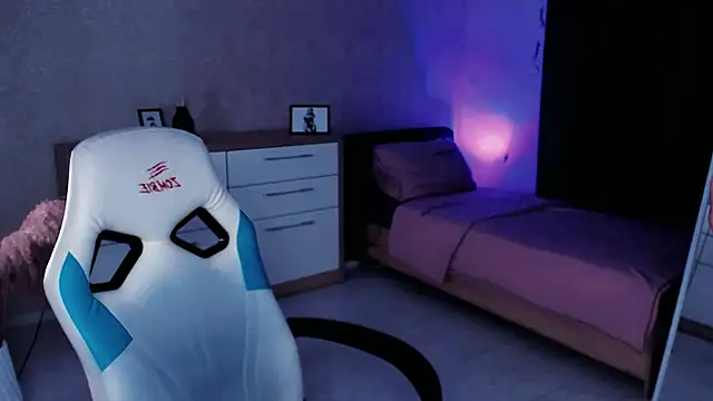 Snapshot of Rose_Sweetiee chatting on September 2025 09:37:01 PM Rose Sweetiee online show from September 2025 09:37:01 PM