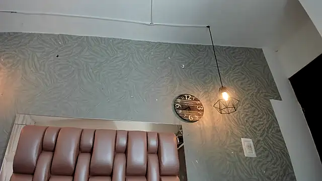 KOURTNEY-- online show from November 2025 01:50:01 AM