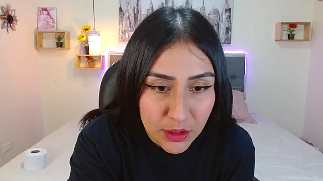 mia aira online show from September 2025 03:22:02 PM