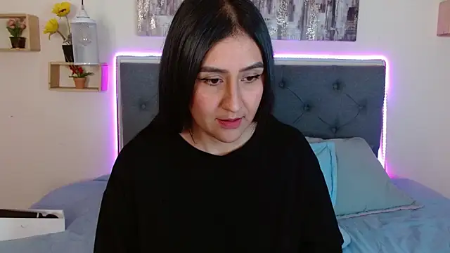 mia aira online show from September 2025 03:39:01 PM