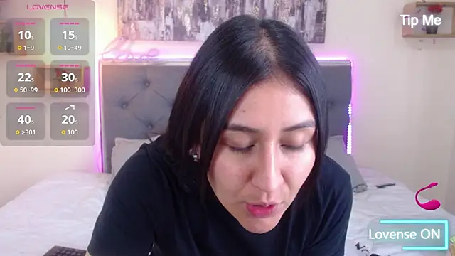 mia aira online show from October 2025 03:00:01 PM