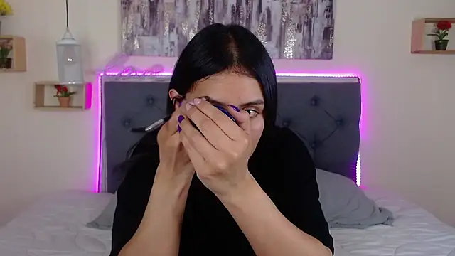 mia aira online show from October 2025 03:14:02 PM