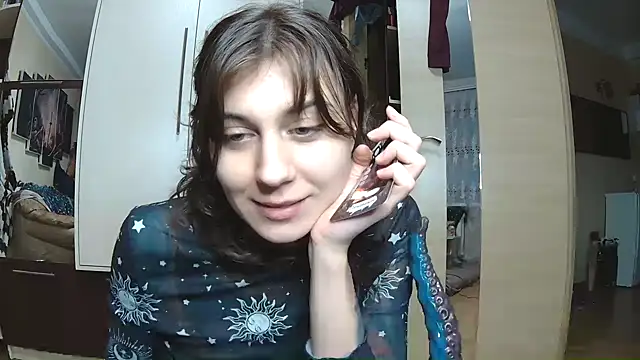 Snapshot of BroadFantasy chatting on February 2026 09:15:02 PM BroadFantasy online show from February 2026 09:15:02 PM