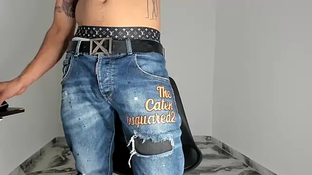 mikee scooth online show from December 2025 07:31:01 PM