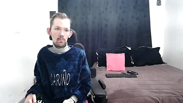 Sophia and Thomas online show from February 2025 09:43:02 AM