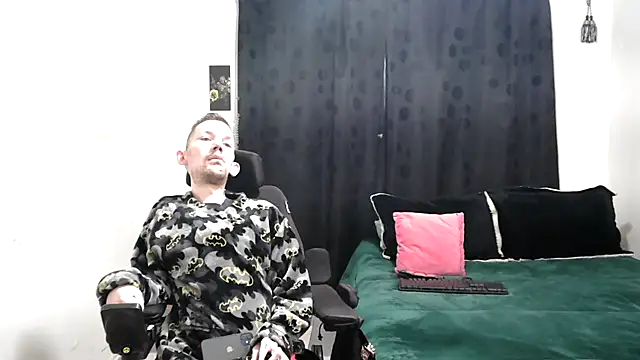 Sophia and Thomas online show from March 2025 09:57:01 AM