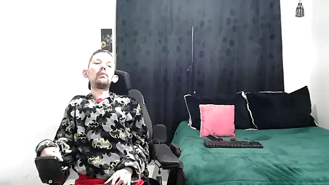 Sophia and Thomas online show from March 2025 10:14:01 AM