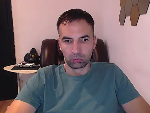 Leo 1617 online show from October 2025 02:17:02 PM