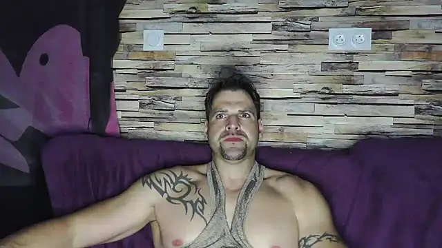 XxBigboybandxX online show from February 2025 07:25:01 PM