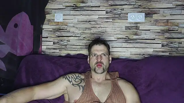 XxBigboybandxX online show from March 2025 07:17:01 PM