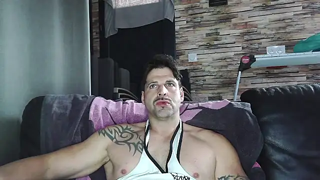 XxBigboybandxX online show from January 2026 01:48:01 PM