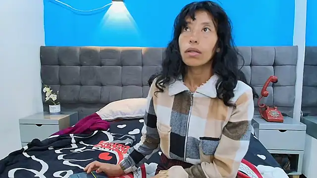 karolinee 66  online show from March 2026 03:45:01 AM