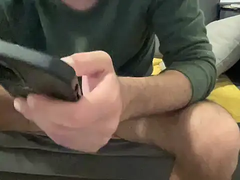 4small4inchlol online show from April 2026 06:13:02 PM