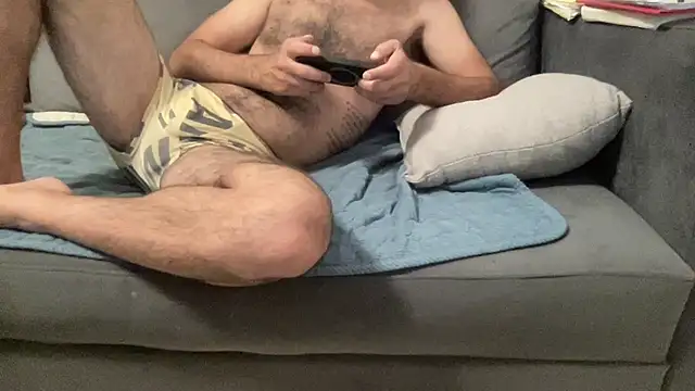 4small4inchlol online show from July 2026 09:30:01 PM