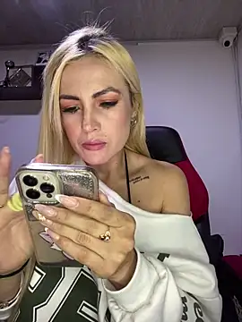 alicev kitty online show from October 2025 01:07:02 PM