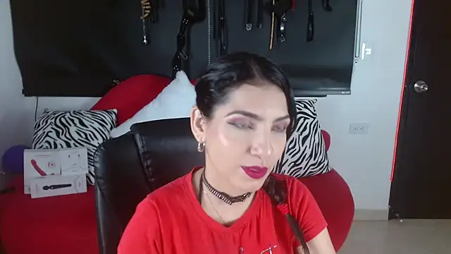 Carolaine69  online show from November 2025 01:44:01 PM