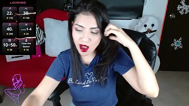 Carolaine69  online show from December 2025 01:39:02 PM