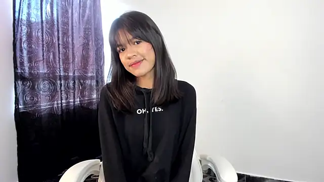 meganthompsonn22 online show from April 2026 01:25:02 PM