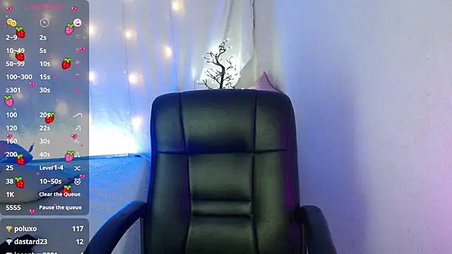 Snapshot of mixie_cute chatting on December 2024 11:53:02 PM mixie cute online show from December 2024 11:53:02 PM