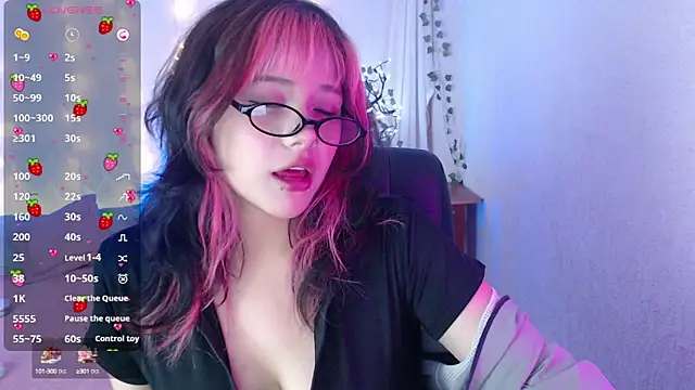 Snapshot of mixie_cute chatting on January 2025 09:09:02 PM mixie cute online show from January 2025 09:09:02 PM