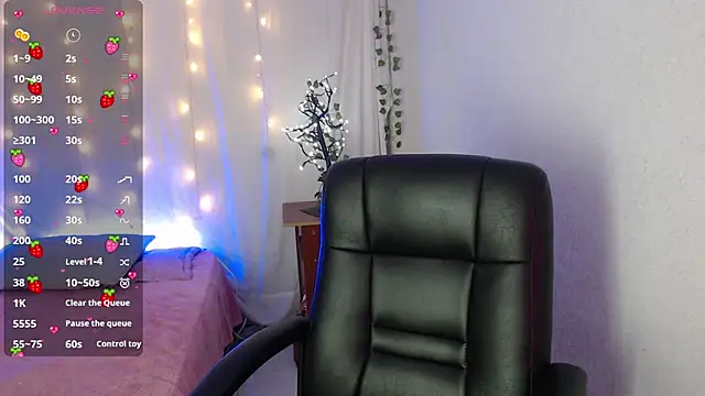 Snapshot of mixie_cute chatting on January 2025 08:55:01 PM mixie cute online show from January 2025 08:55:01 PM