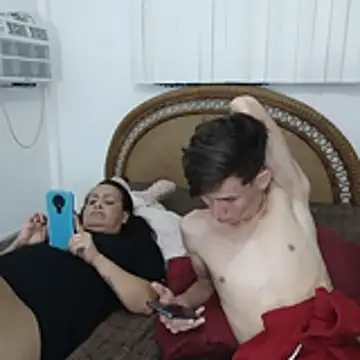 Milfvalesk online show from December 2025 06:11:01 AM