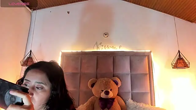 Snapshot of Melody_Ds chatting on September 2025 04:24:02 AM Melody Ds online show from September 2025 04:24:02 AM