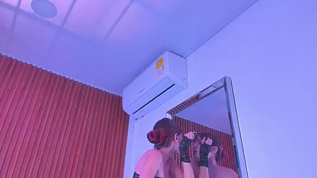 Snapshot of RosarioCruzz chatting on February 2026 04:16:02 PM RosarioCruzz online show from February 2026 04:16:02 PM