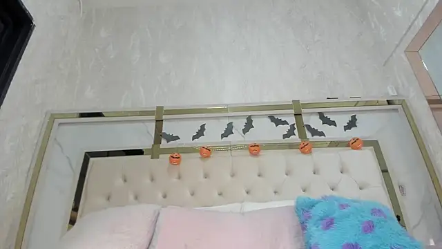 Victoriaa millers online show from October 2025 07:26:01 PM