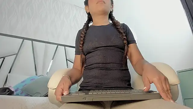 Victoriaa millers online show from March 2026 07:09:01 PM