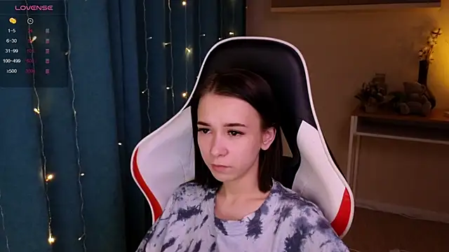 Snapshot of LilithStrangfor chatting on December 2024 02:33:01 AM LilithStrangfor online show from December 2024 02:33:01 AM