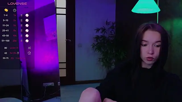 Snapshot of LilithStrangfor chatting on September 2025 01:33:02 AM LilithStrangfor online show from September 2025 01:33:02 AM