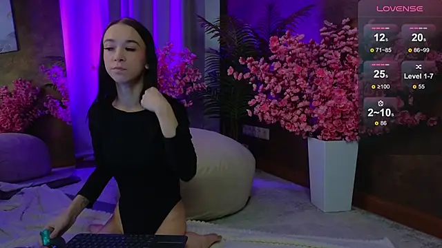 Snapshot of LilithStrangfor chatting on October 2025 09:25:02 PM LilithStrangfor online show from October 2025 09:25:02 PM