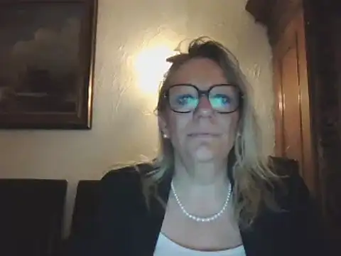 Snapshot of Silkesquirt chatting on December 2024 07:16:01 AM Silkesquirt online show from December 2024 07:16:01 AM