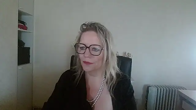 Snapshot of Silkesquirt chatting on October 2025 07:16:01 AM Silkesquirt online show from October 2025 07:16:01 AM