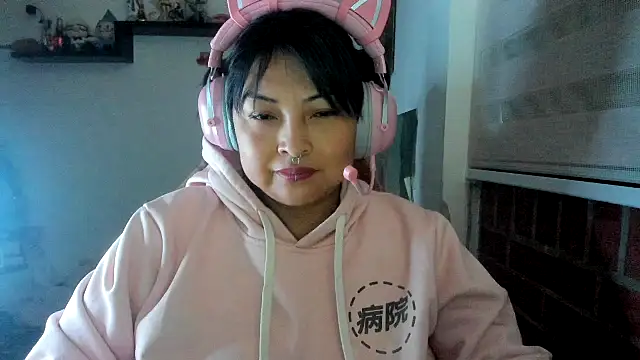 Shaddycute  online show from April 2026 12:08:02 PM