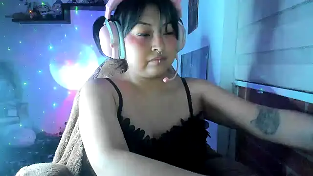 Shaddycute  online show from April 2026 02:15:01 AM