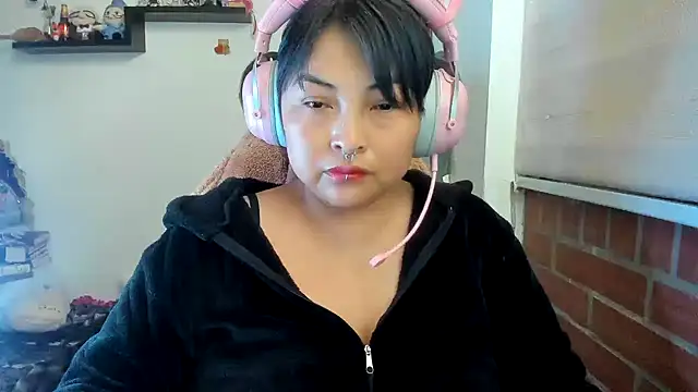 Shaddycute  online show from April 2026 04:55:01 PM