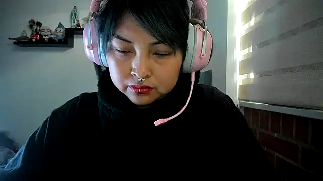 Shaddycute  online show from May 2026 11:14:01 AM