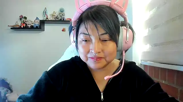 Shaddycute  online show from May 2026 12:33:02 PM