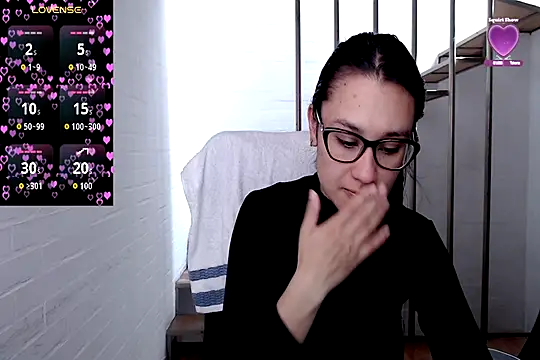 Jessie Desire online show from November 2025 05:35:02 PM