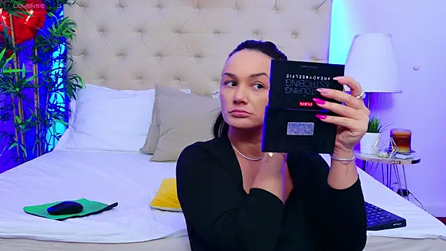 Snapshot of DaliyaArabian chatting on March 2025 01:01:02 PM DaliyaArabian online show from March 2025 01:01:02 PM