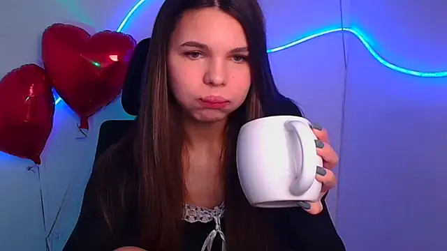 Snapshot of Hanna_Way chatting on February 2025 07:11:01 AM Hanna Way online show from February 2025 07:11:01 AM