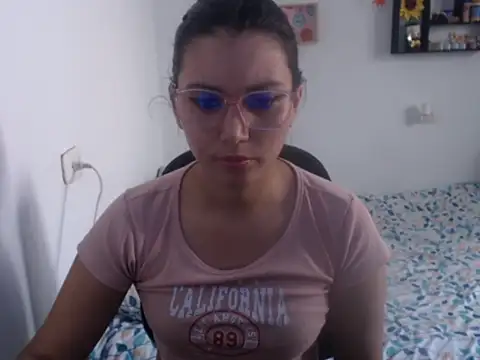 HannaKlein online show from December 2024 01:54:01 PM