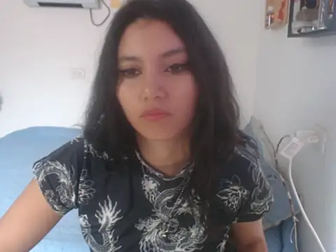 HannaKlein online show from September 2025 01:23:02 PM