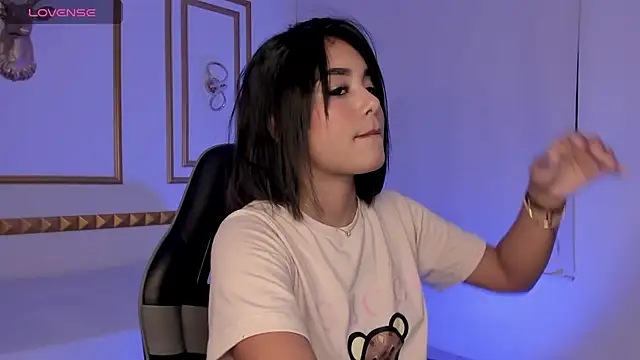 caro03x online show from October 2025 02:13:01 AM